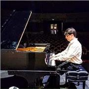 CLASES Y MASTERCLASS (CLASES MAGISTRALES) PARTICULARES, NACIONALES E INTERNACIONALES DE MÚSICA, TEORÍA Y PIANO EN MI DOMICILIO, EN EL DEL ALUMNO Y ONLINE 
Pianista Argentino profesional con 25 años de trayectoria. 16 años como profe particular. 
Hace 5